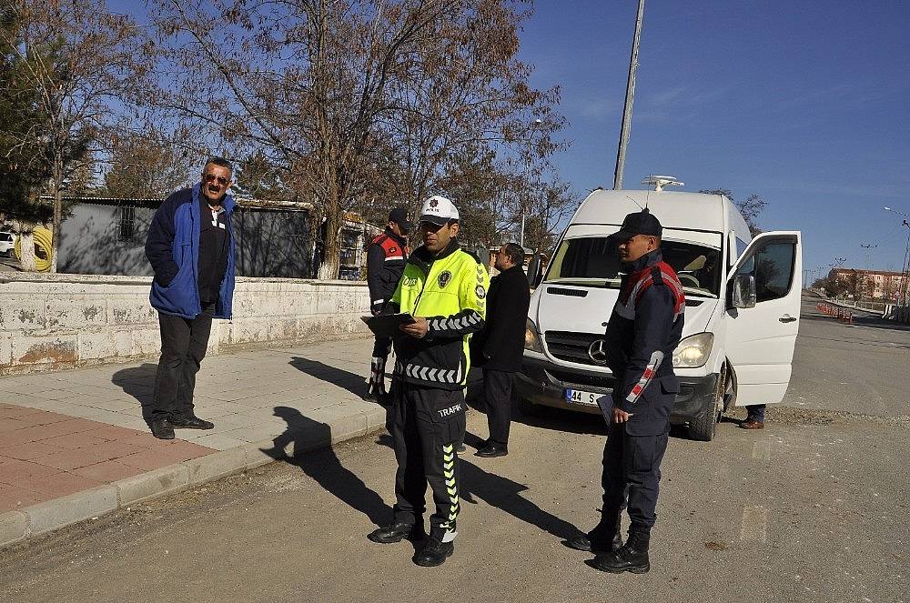 Arguvan'da servis araçlarına sıkı denetim