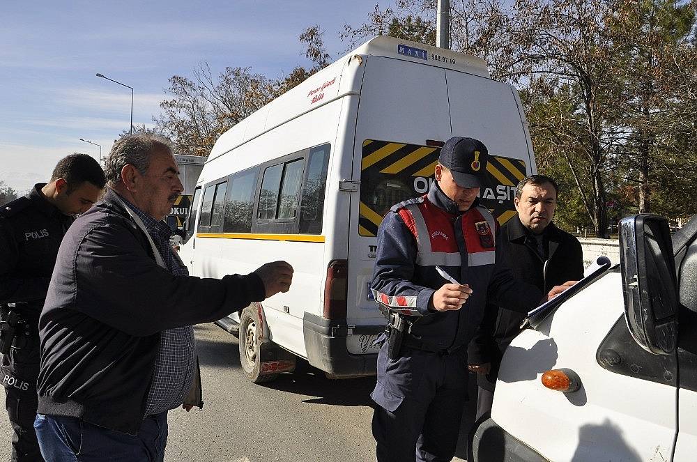 Arguvan'da servis araçlarına sıkı denetim