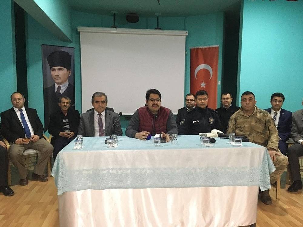 Hekimhan'da Muhtarlar Sorunları Dile Getirdi