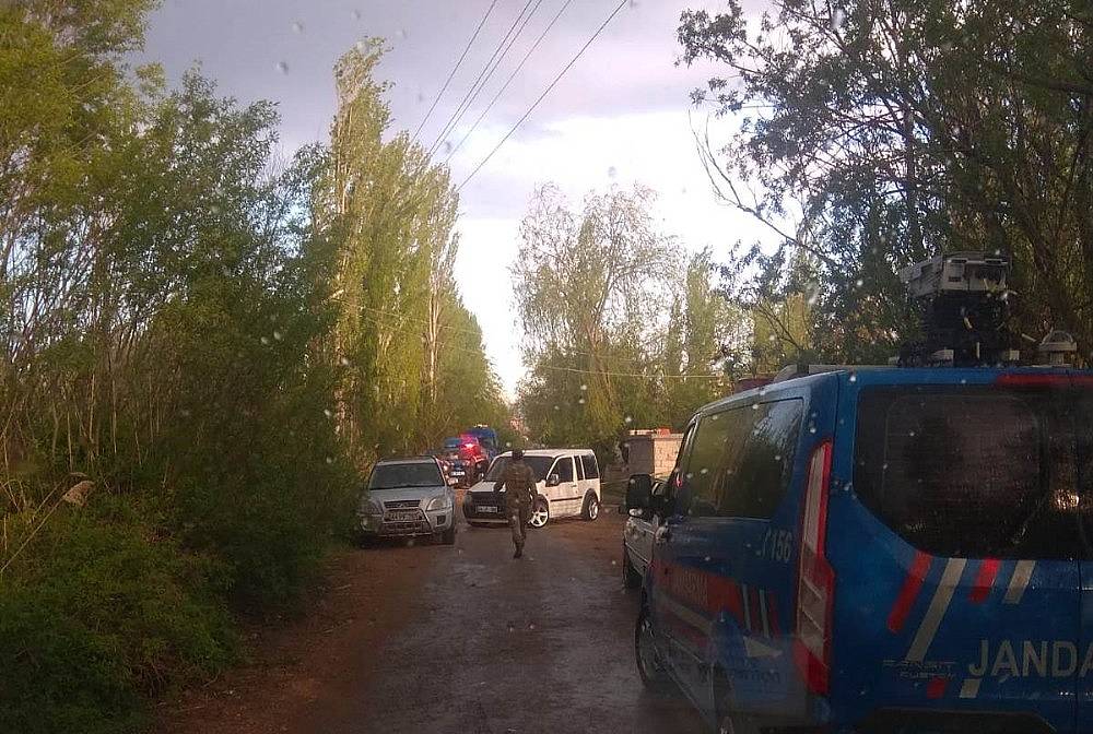 Akçadağ 'da Aile İçi Silahlı Kavga:1'i Ağır 3 Yaralı