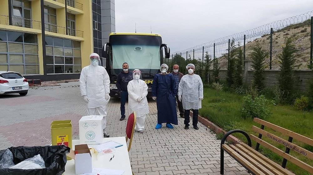 YMS'de futbolculara ve kulüp çalışanlarına korona virüs testi yapıldı