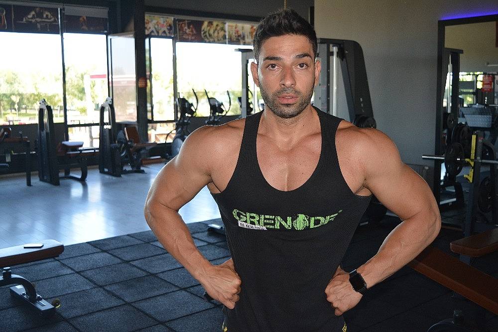 Milli vücut geliştirme şampiyonu Gürsoy, genç sporcularla bir araya geldi