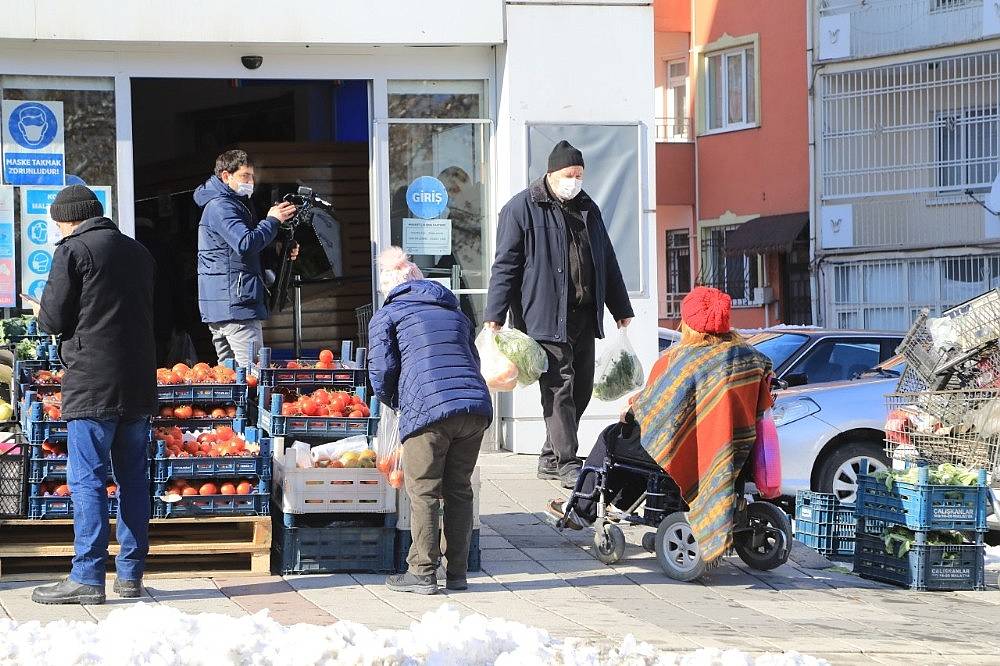 Engellinin yardımına belediye ekipleri yetişti