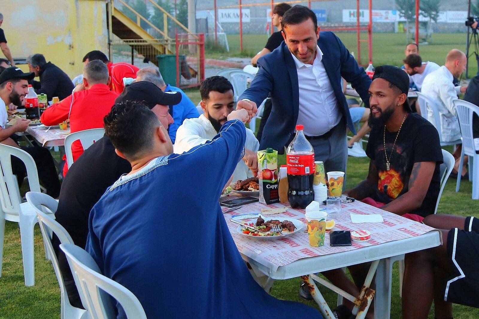 YMS'de moraller yerinde