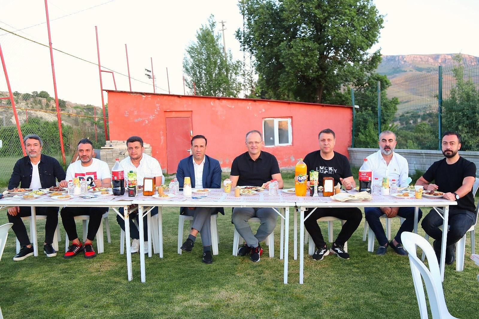 YMS'de moraller yerinde