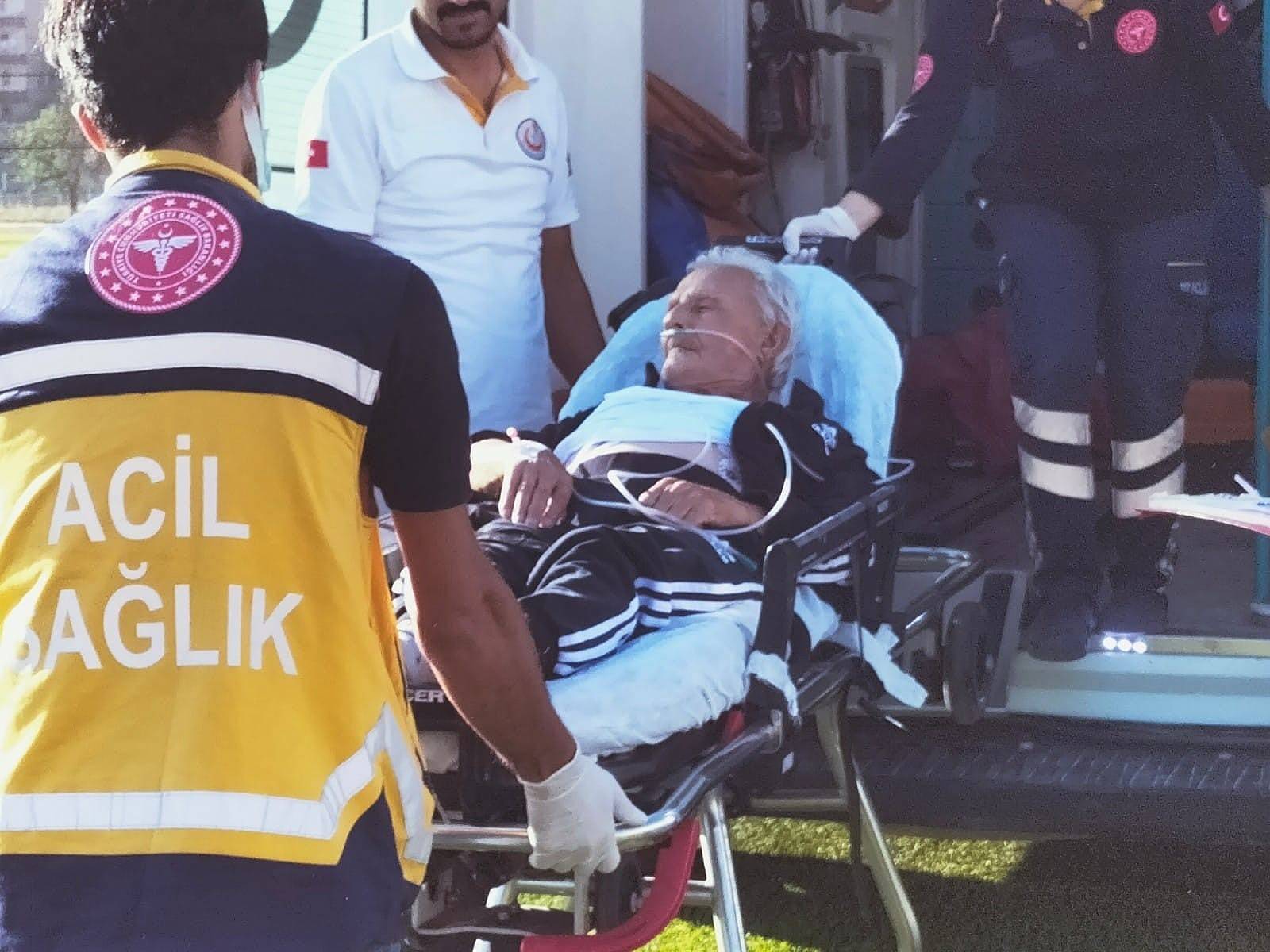 Kalp krizi geçiren yaşlı adamın imdadına hava ambulansı yetişti
