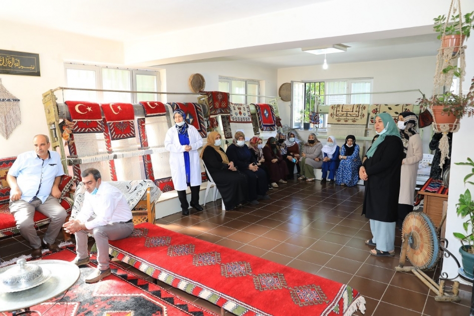 Başkan Güder, kursiyerlerle buluştu