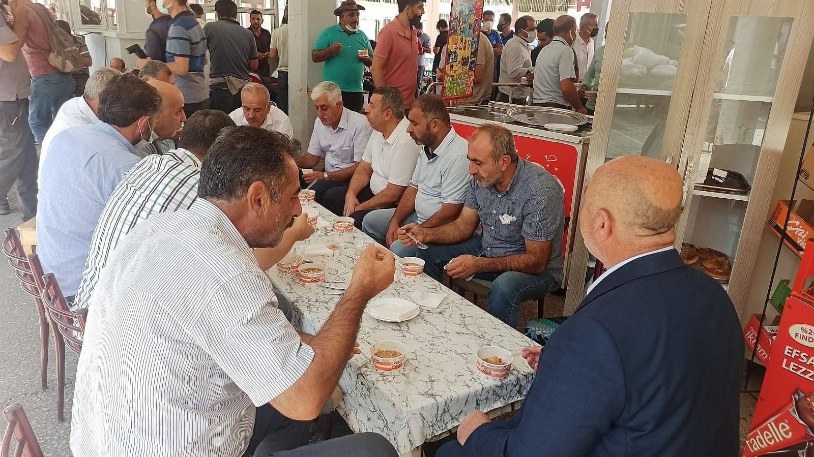 Ticaret Borsası'ndan aşure ikramı