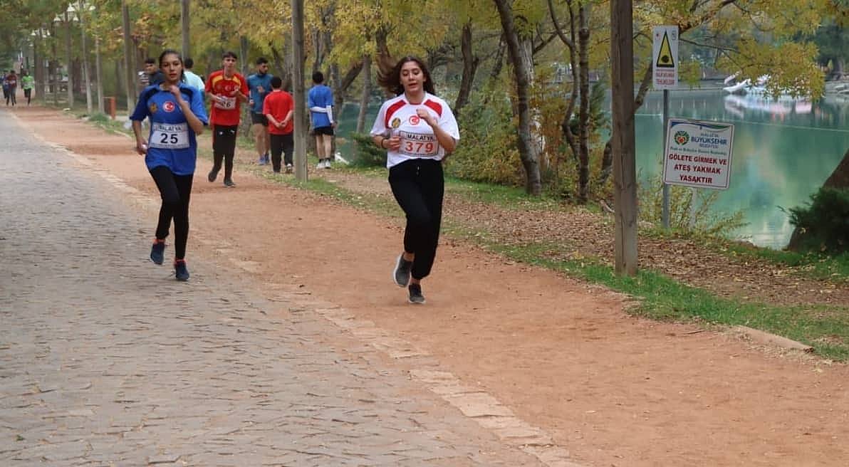 Cumhuriyet Koşusu'nda ter döktüler