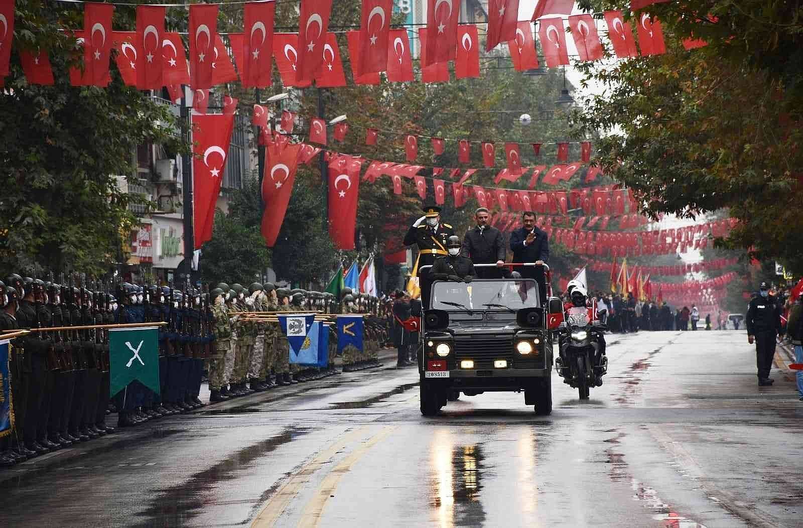Malatya'da 29 Ekim coşkuyla kutlandı