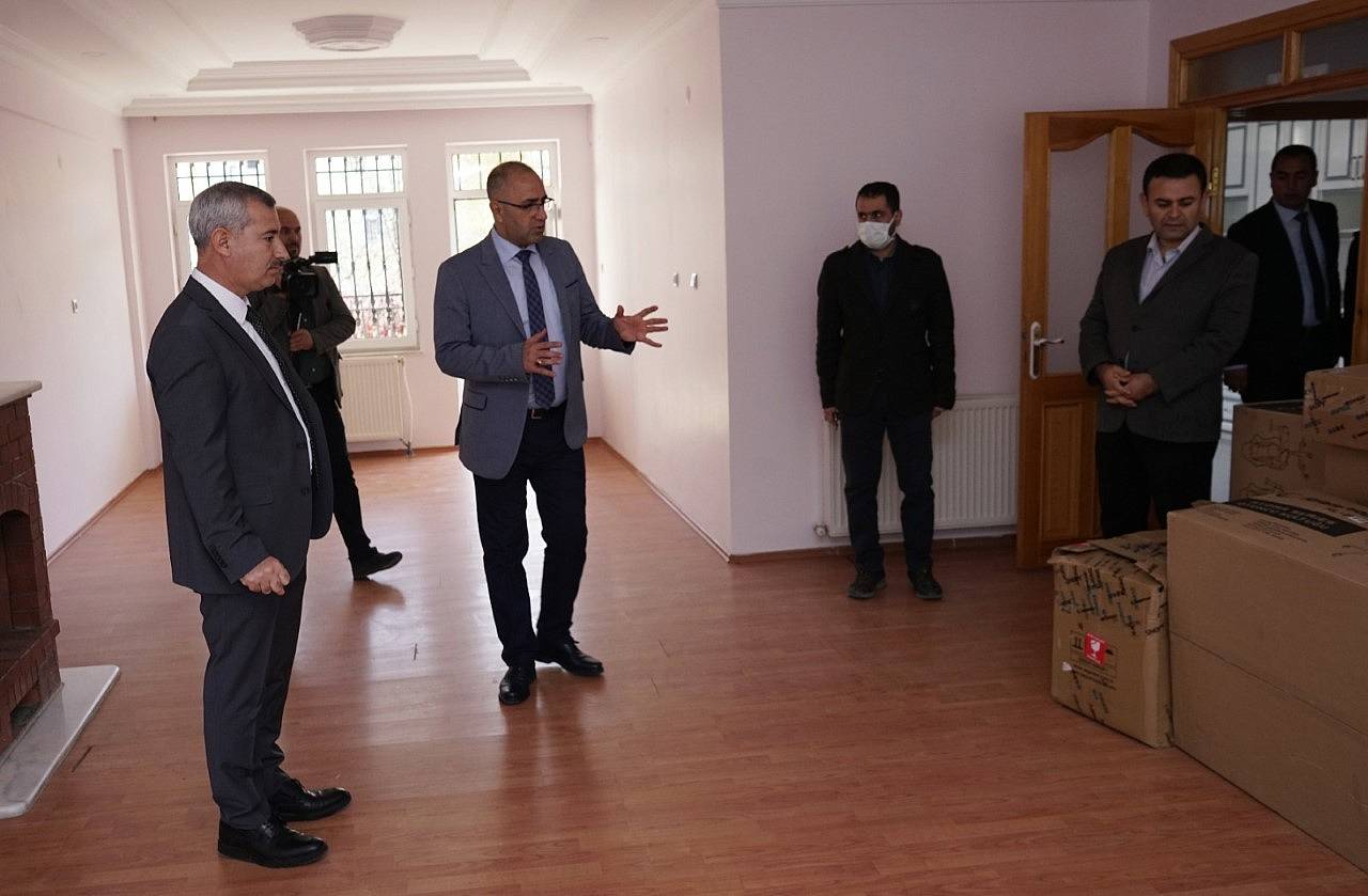 Başkan Çınar, yetim koordinasyon merkezini inceledi