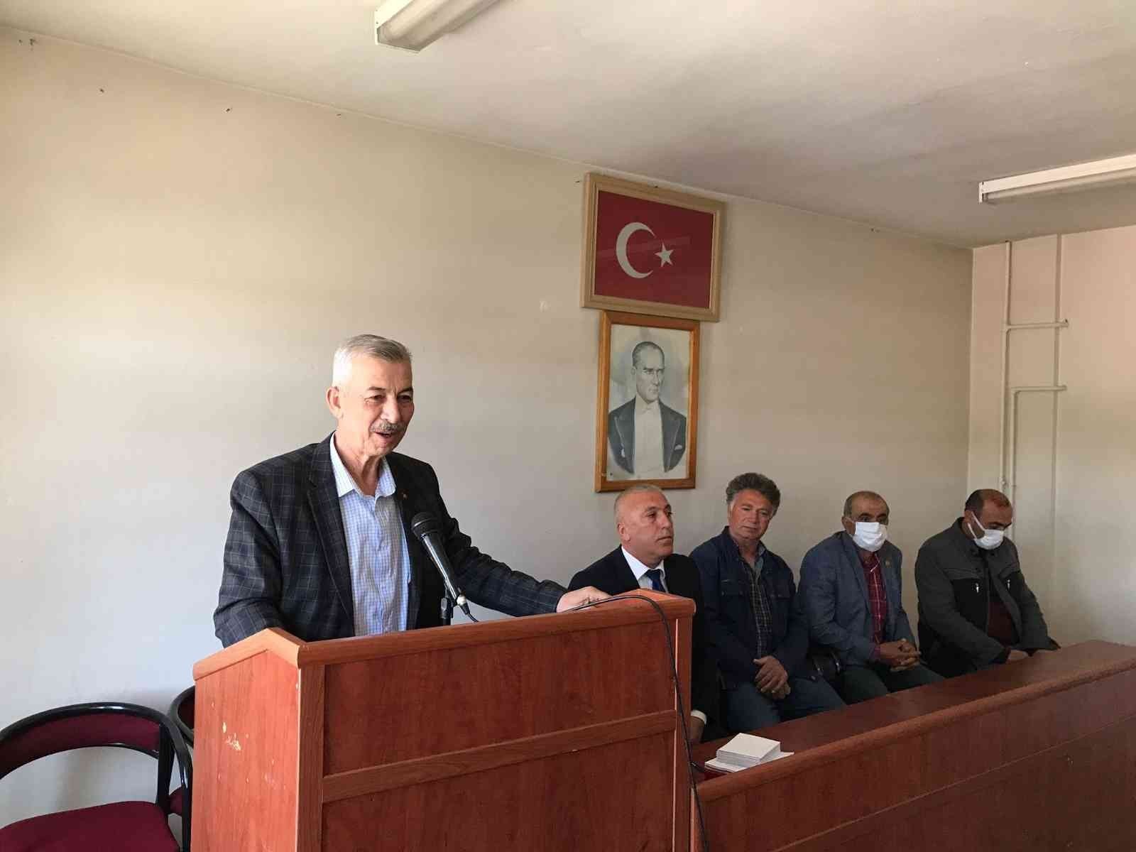 Arapgir Muhtarlar Derneğinde bayrak değişimi
