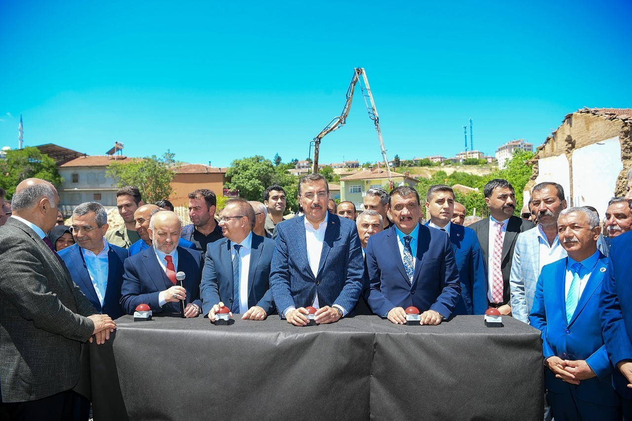 Akçadağ Gençlik Merkezi'nin temeli atıldı