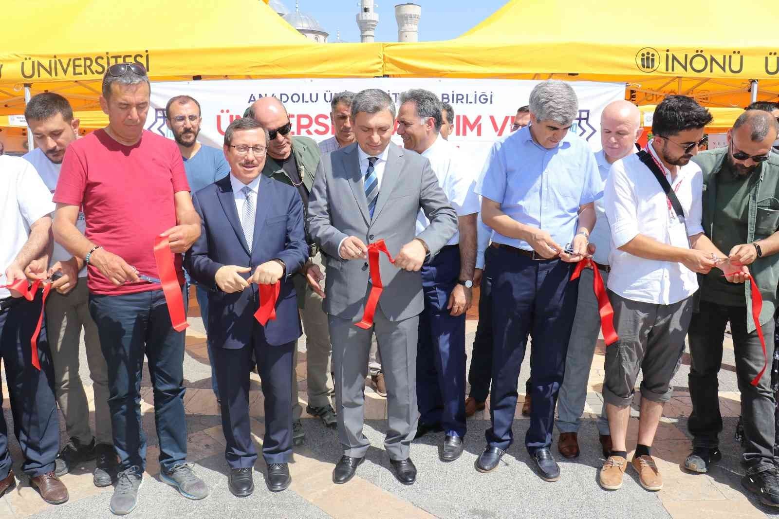 Tercih Fuarında, öğrencilere Anadolu üniversiteleri tanıtıldı