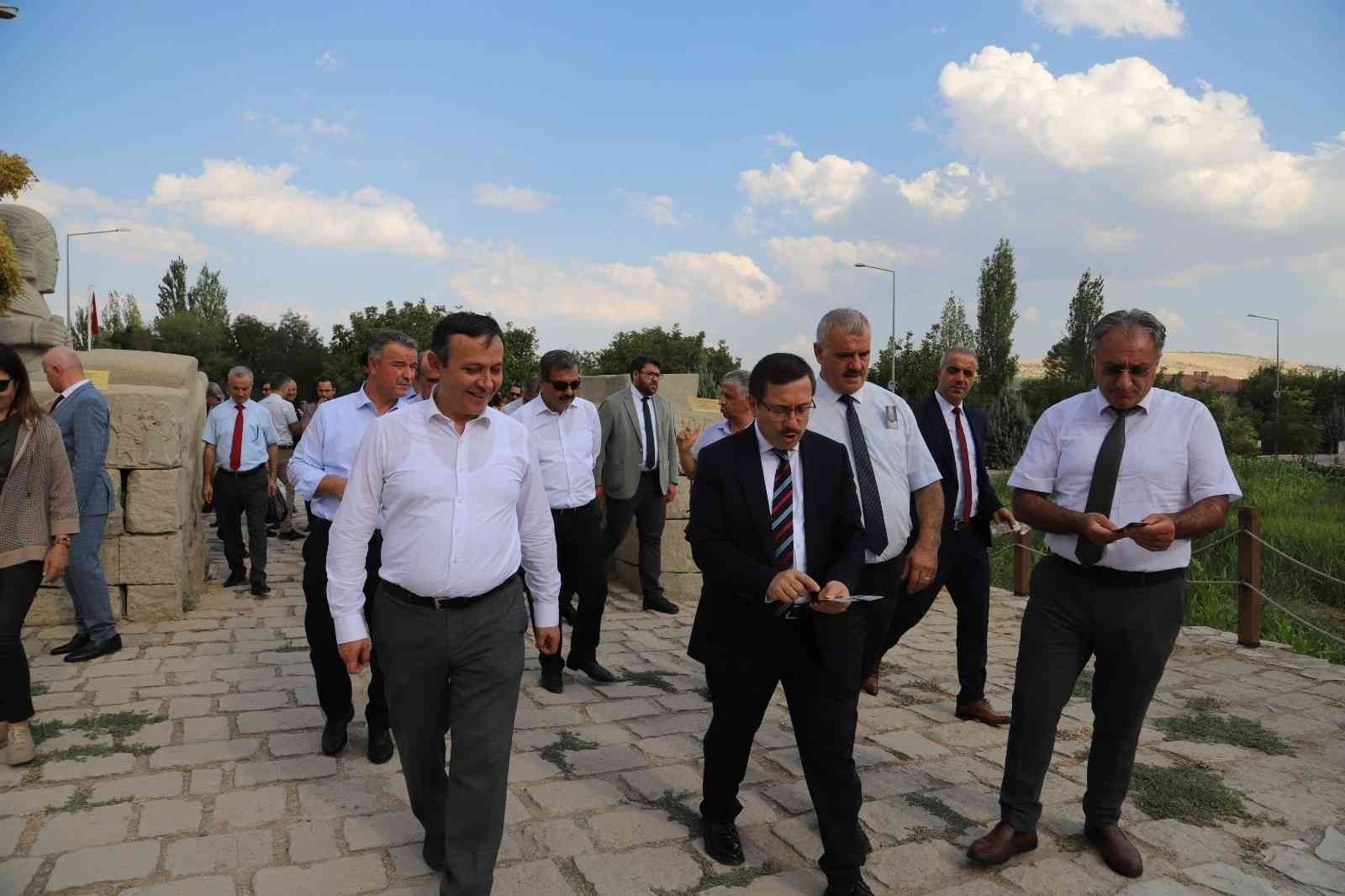Üniversitelerdeki akredite istişaresi