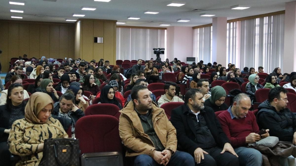 Başkan Cömertoğlu'ndan öğrencilere eğitim tavsiyesi