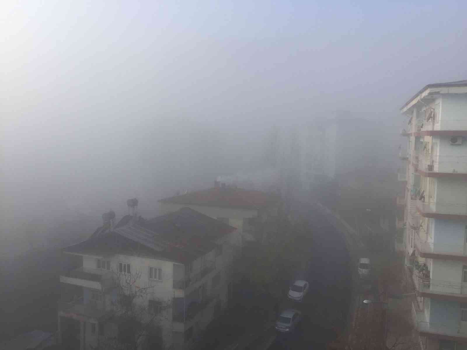Darende'de sabah saatlerinde yoğun sis