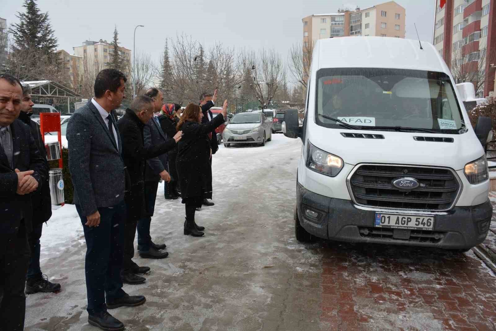 Okullarda görevli aşçılar Milli Eğitim Müdürlüğünce deprem bölgesine sevk edildi