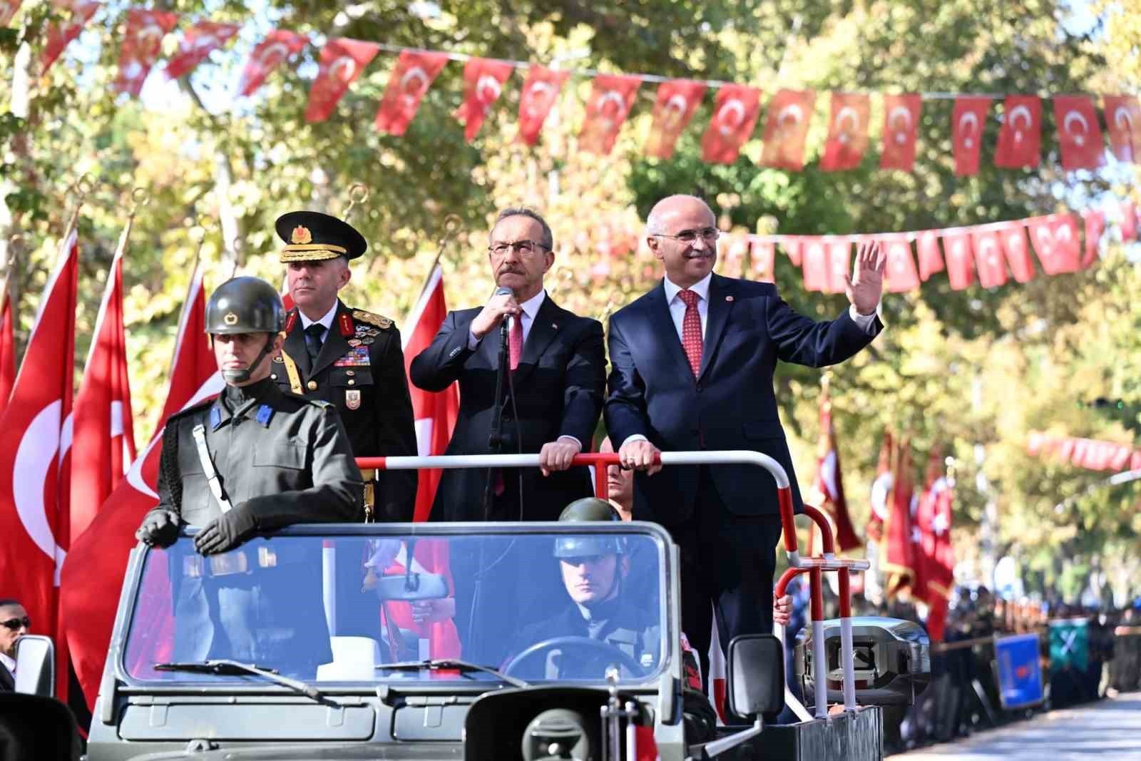 Deprem bölgesi Malatya'da 29 Ekim Cumhuriyet Bayramı Coşkusu