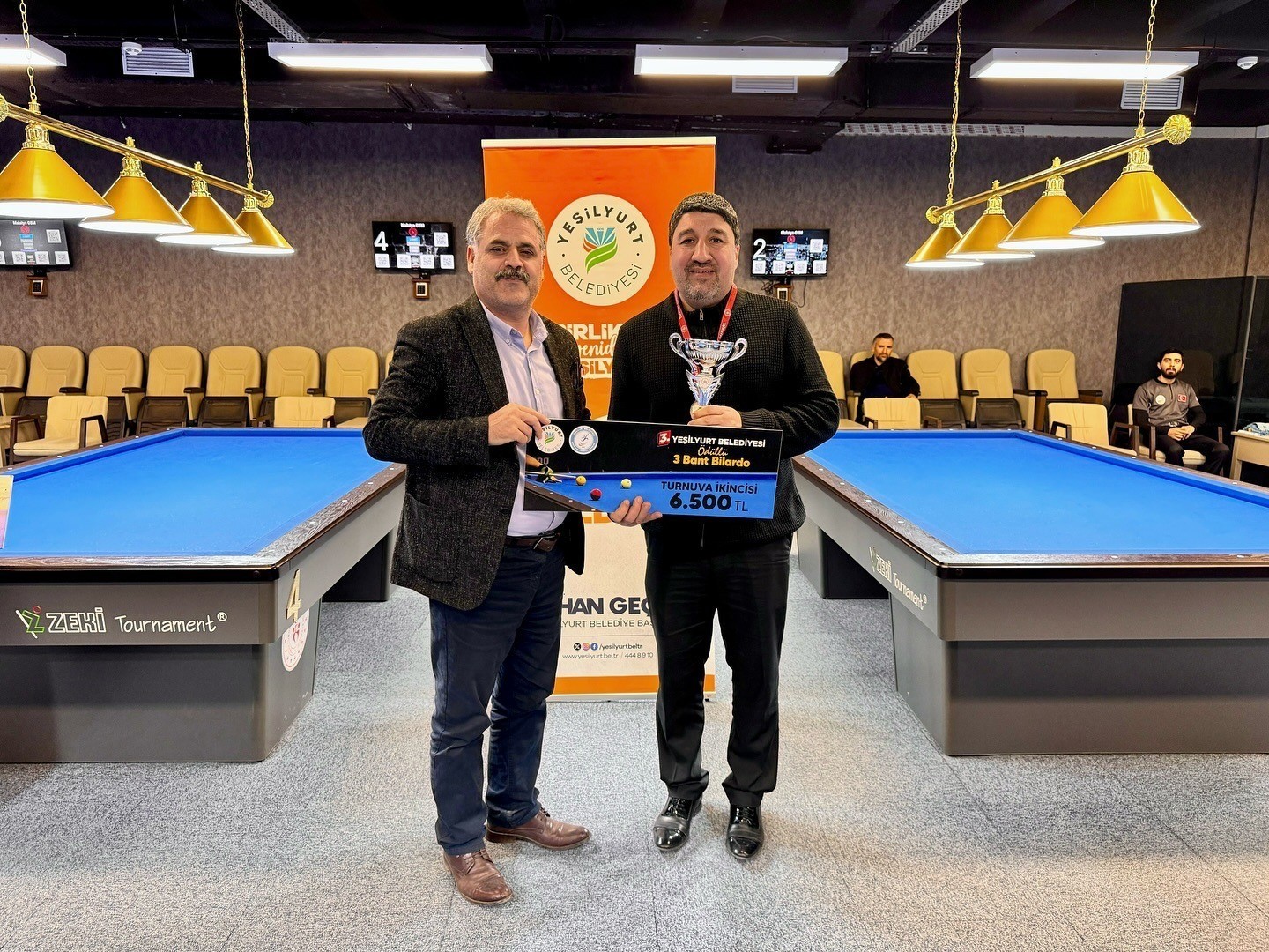 Bilardo tutkunları Yeşilyurt'ta buluştu