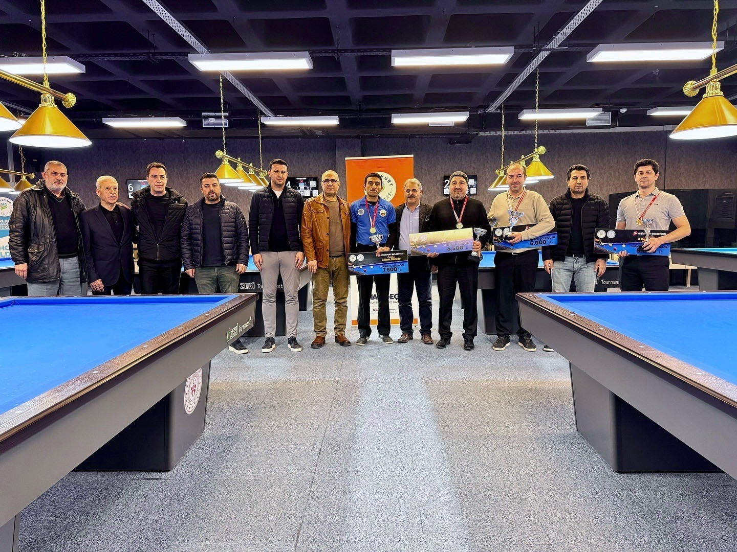 Bilardo tutkunları Yeşilyurt'ta buluştu