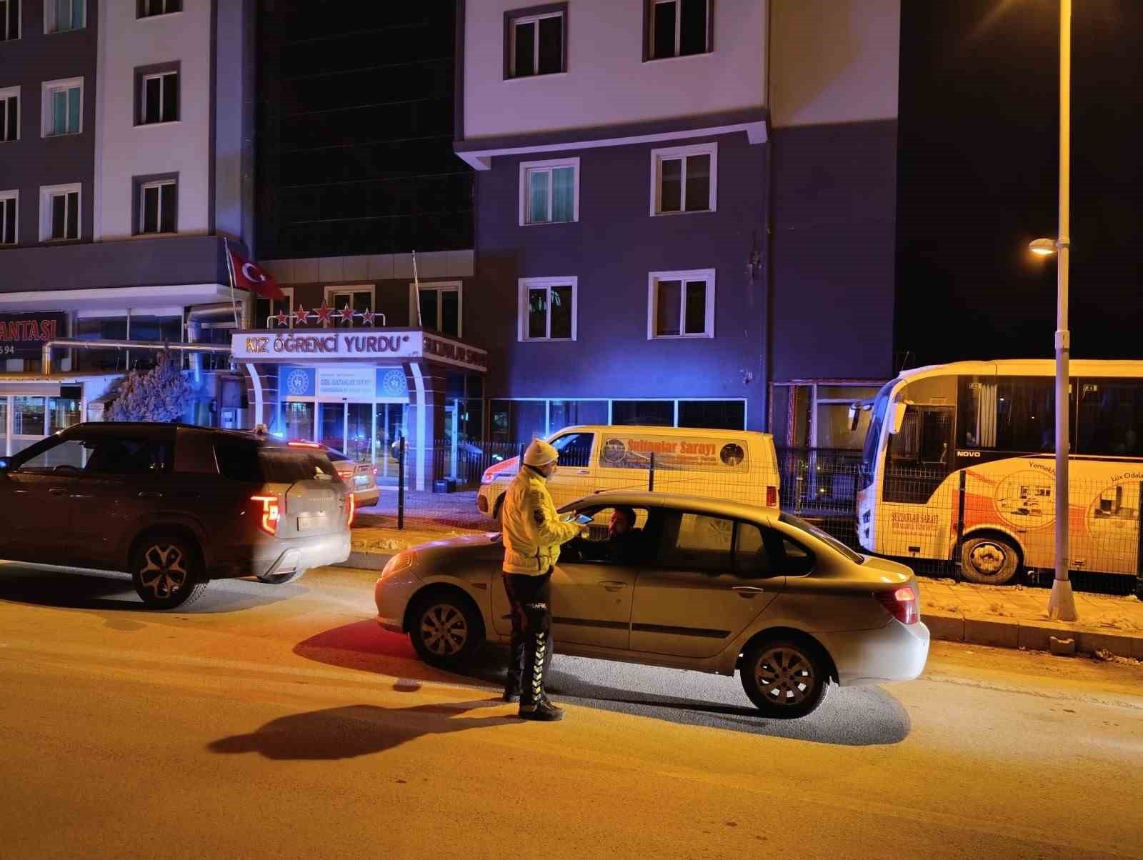 Malatya'da okul ve yurt çevrelerinde güvenlik denetimleri sürüyor