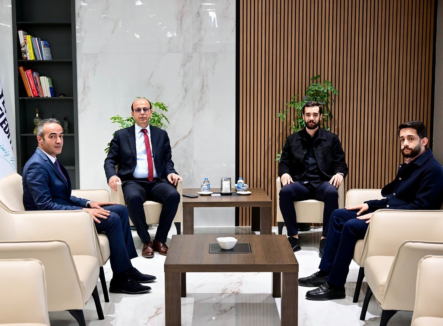Başkan Geçit'in 'taziye evleri' projesine destek sürüyor