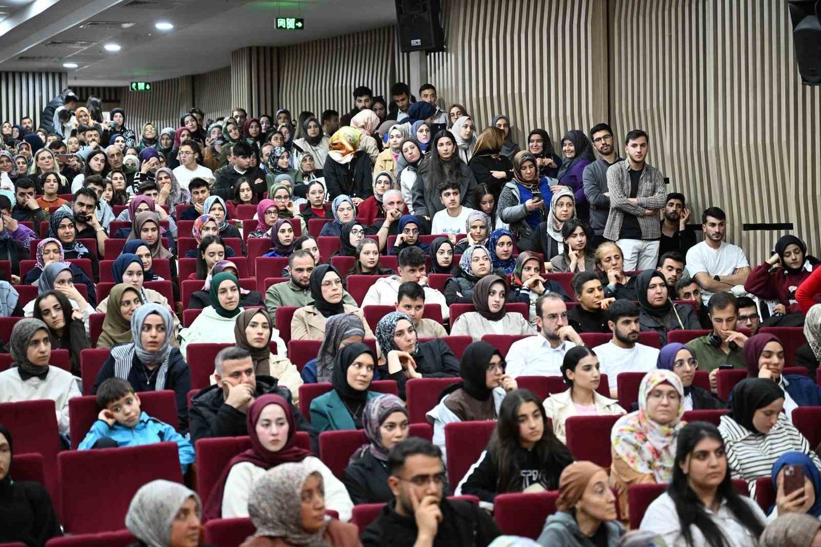 Hayati İnanç Battalgazi'de gönüllere dokundu