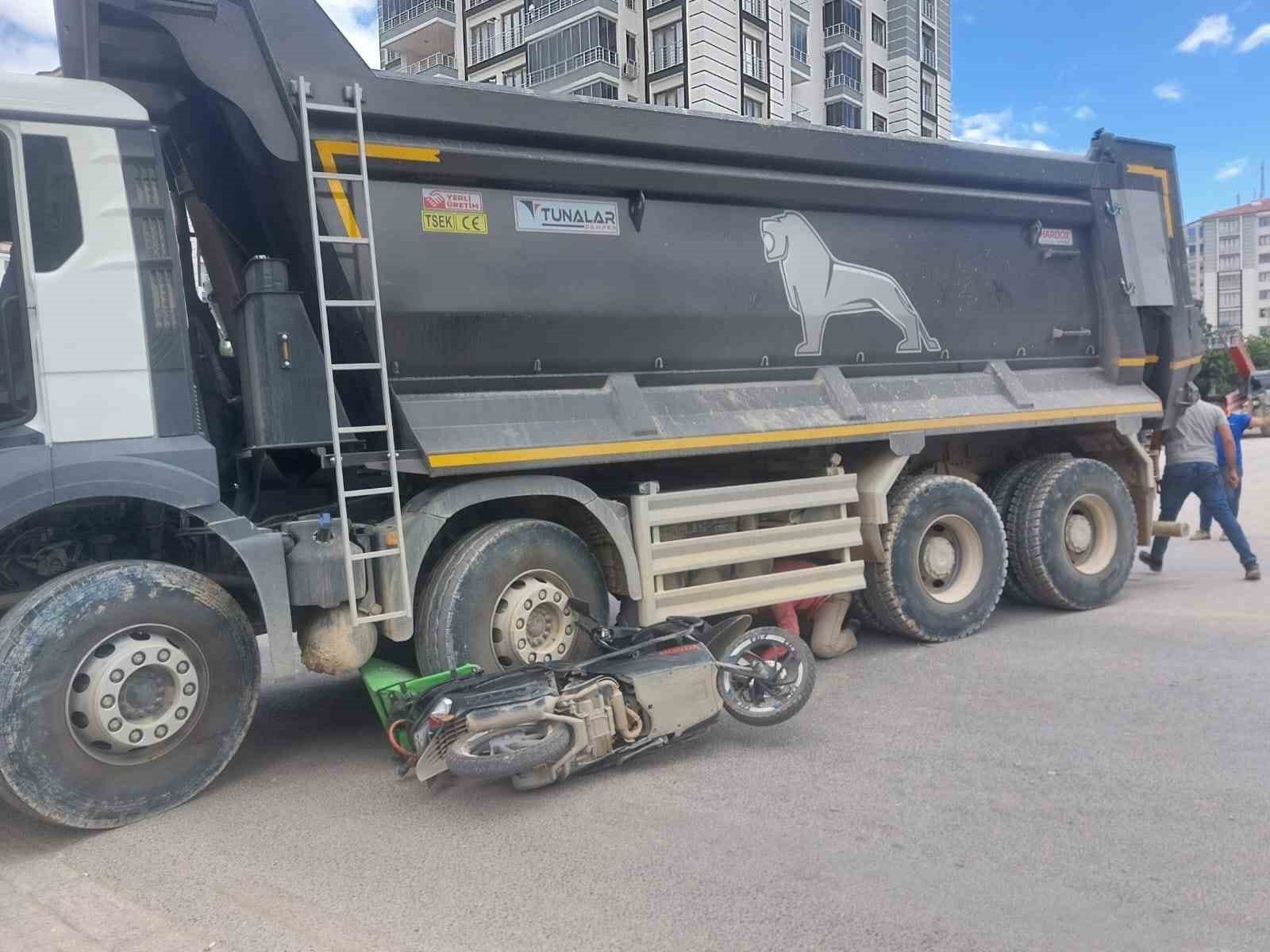 Malatya'da kamyon ile motosiklet çarpıştı: 1 yaralı