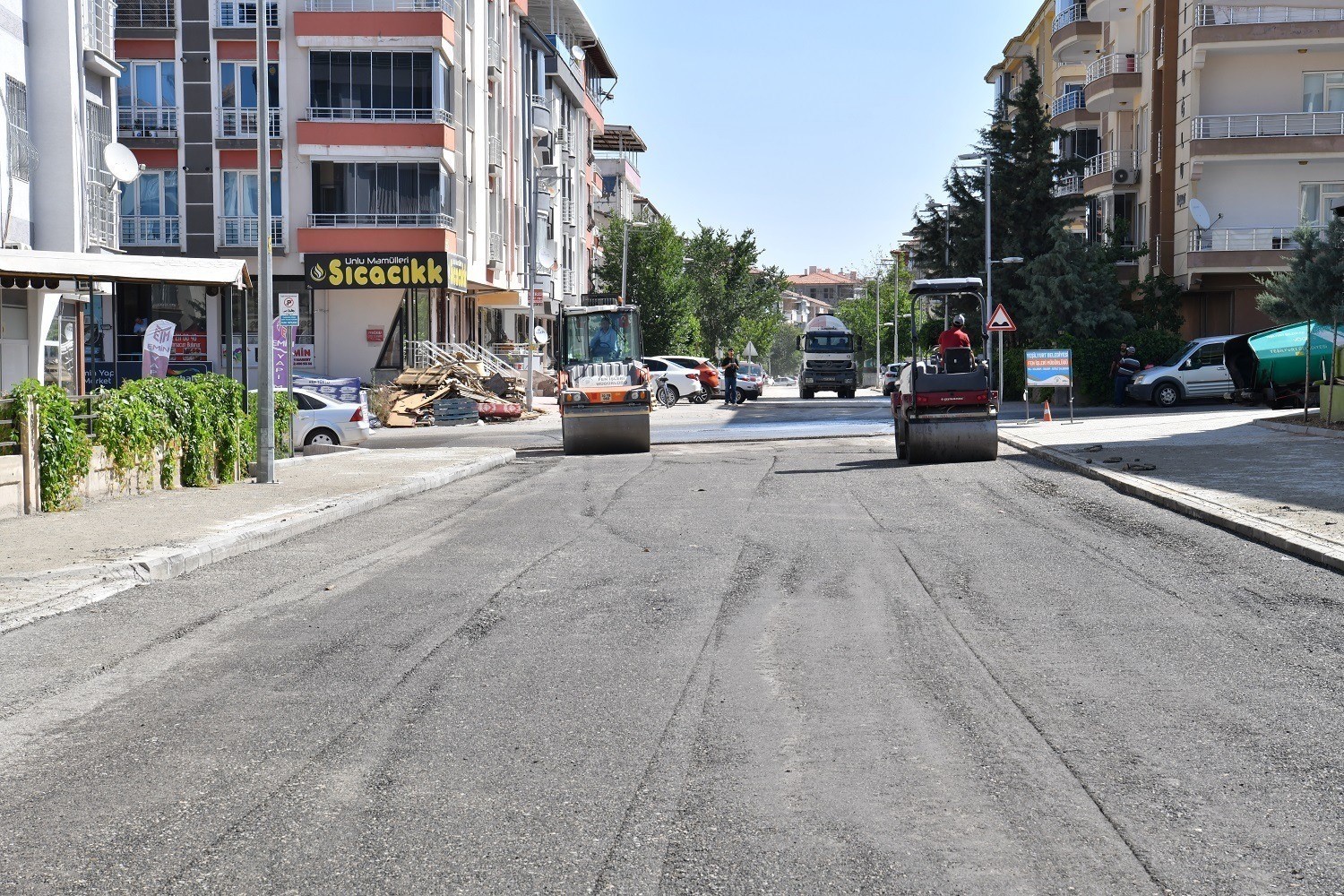 Yeşilyurt'ta yollar baştan aşağı yenileniyor