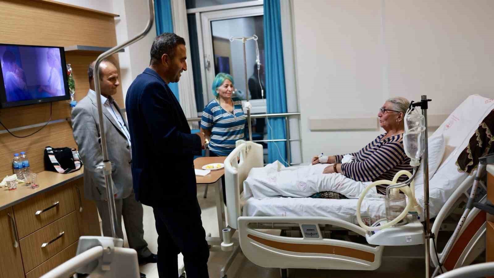 Akçadağ Belediye Başkanı Ulutaş'tan Hastane ziyareti