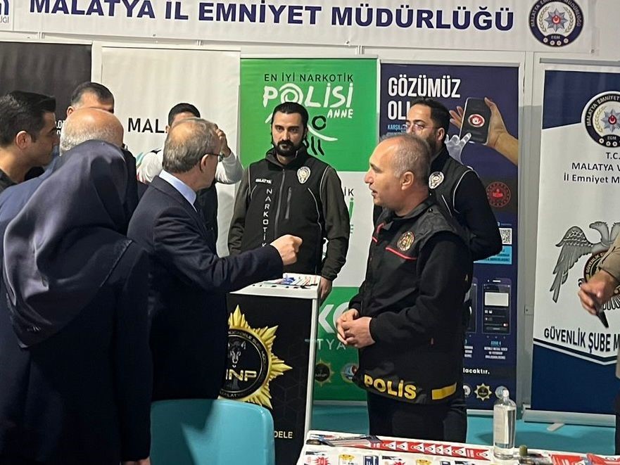 Malatya Kitap Fuarı'nda Emniyet'ten bilgilendirme standı
