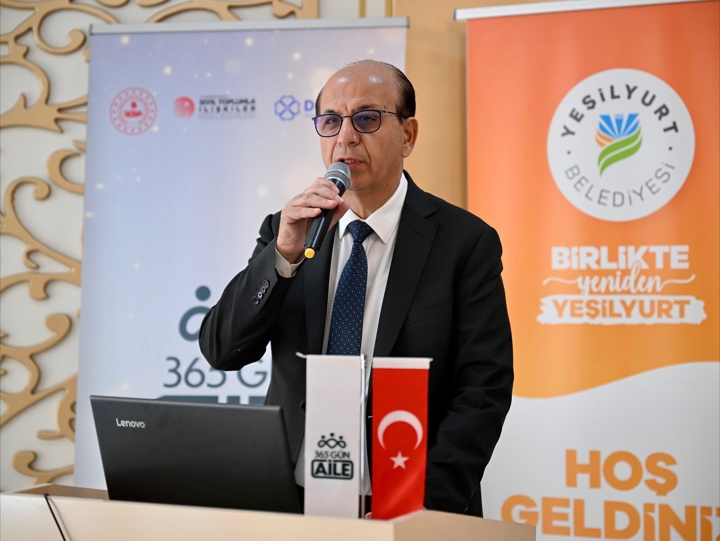 Yeşilyurt Belediyesi 'Aile Mentörlüğü' projesiyle Türkiye'de bir ilke imza attı