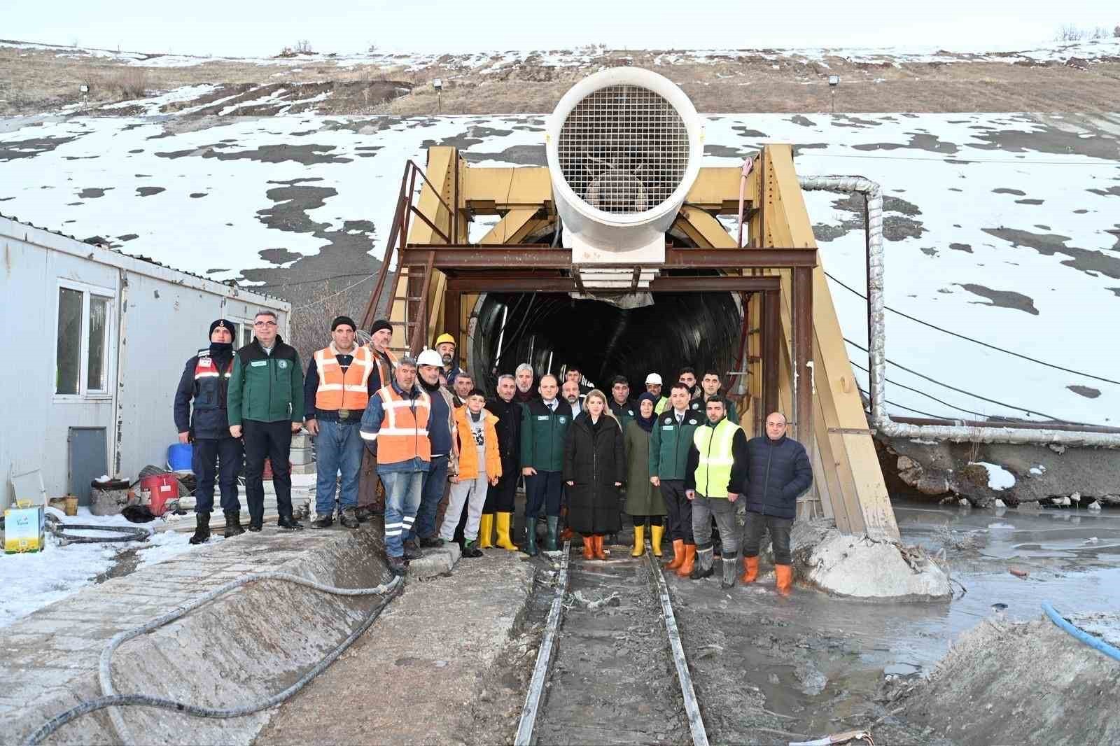Deprem yaraları sarılırken su altyapısı güçleniyor