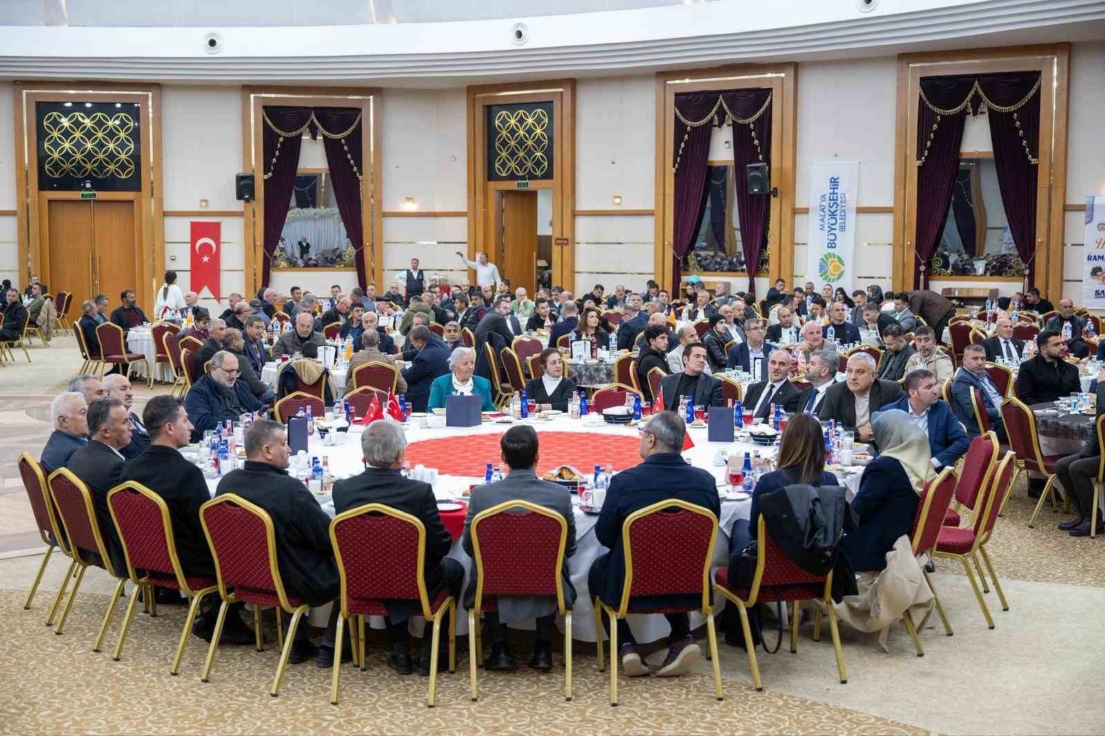 Başkan Er: "Malatya'mız güçlü bir şekilde ayağa kalkıyor"