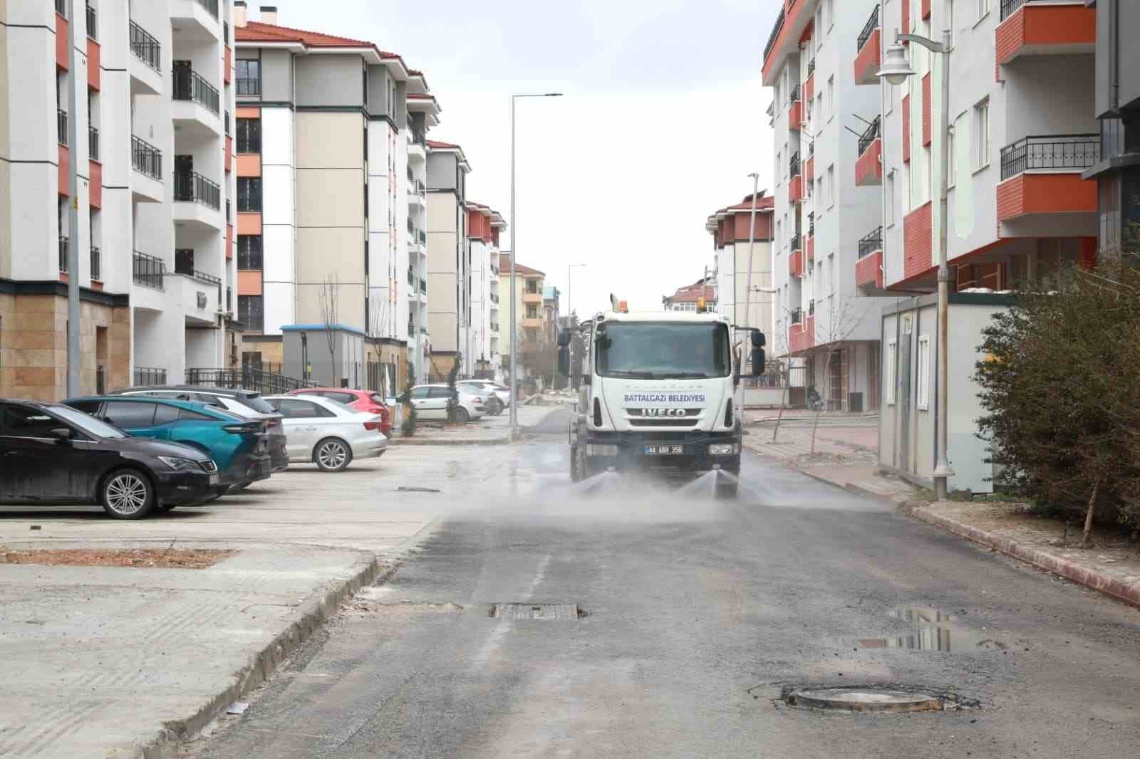 Battalgazi'de cadde ve sokaklarda temizlik çalışması