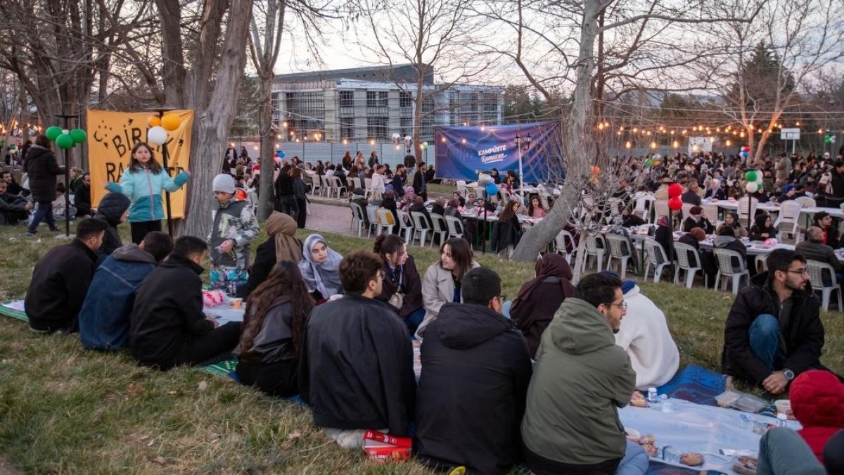 İnönü Üniversitesi geleneksel iftar yemeğinde buluştu