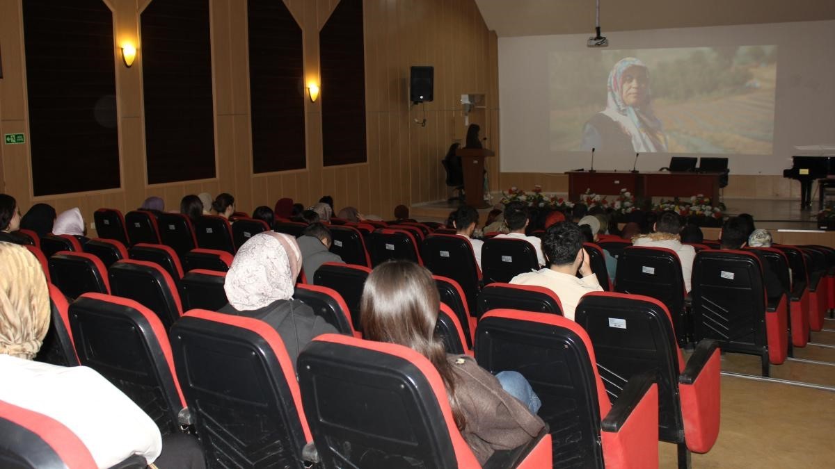 İnönü Üniversitesi'nde "İlham Veren Deneyimler: İlmek İlmek Kadın" konferansı