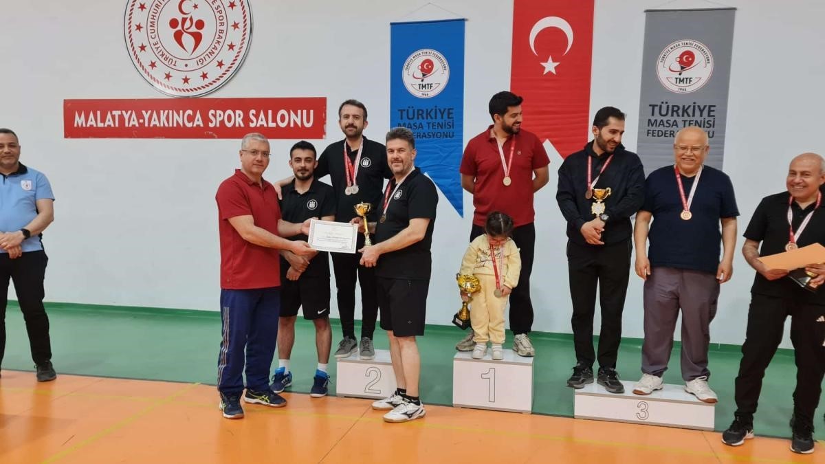 İnönü Üniversitesi, Masa Tenisi Kurumlar Ligi'nde Malatya ikincisi oldu