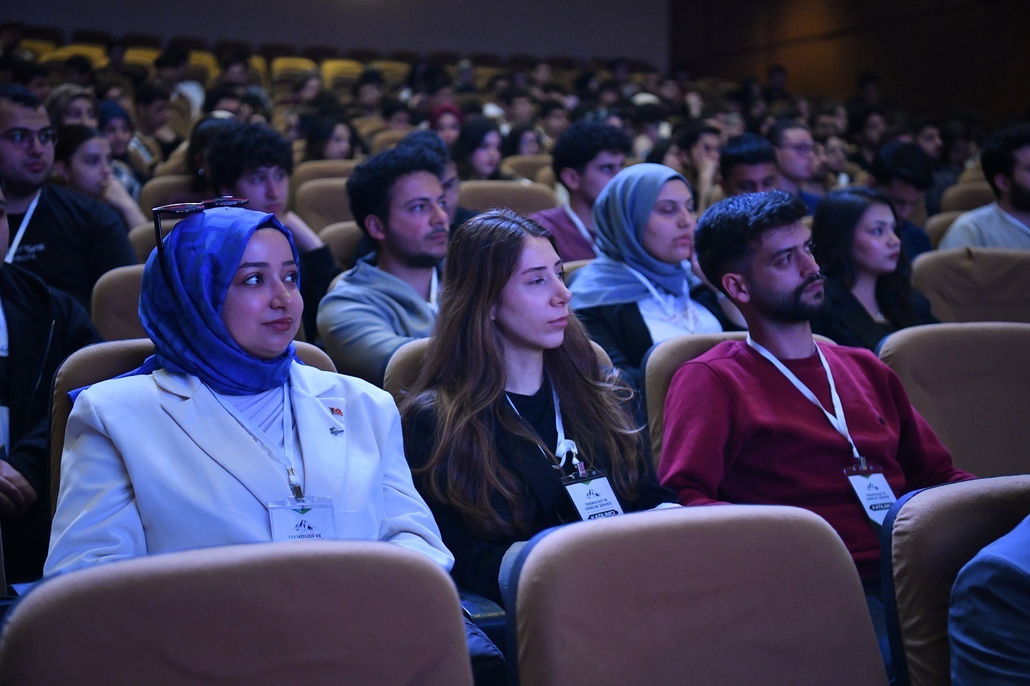 Teknoloji tutkunları Yeşilyurt'taki zirvede bir araya geldi