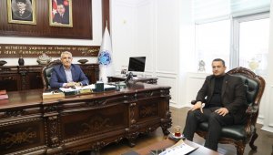 Hizmet-İş Sendikasından Başkan Güder'e Ek Maaş Teşekkürü