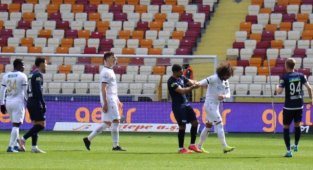Sadık Çiftpınar Süresiz Kadro Dışı Bırakıldı