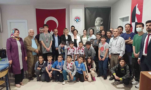 Malatya'da Anneler Günü anısına Satranç Turnuvası düzenlendi