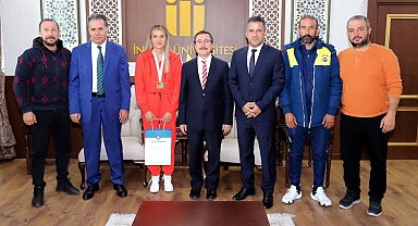 Malatyalı Dünya Boks Şampiyonu Hatice Akbaş'ın Adına Spor Salonu Açılacak