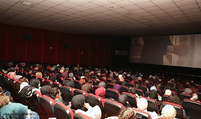 Başkan Güder, öğrencilerle sinema etkinliğinde