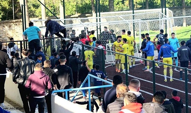 İzmir Amatör Ligde Tekme ve Yumruklar Havada Uçuştu