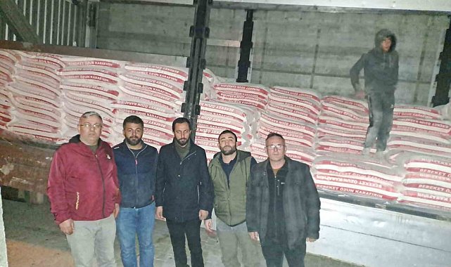 Deprem bölgesine odun ve un yardımı yaptılar