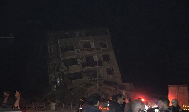 Hatay'da deprem sonrası ev yan yattı, facia ucuz atlatıldı