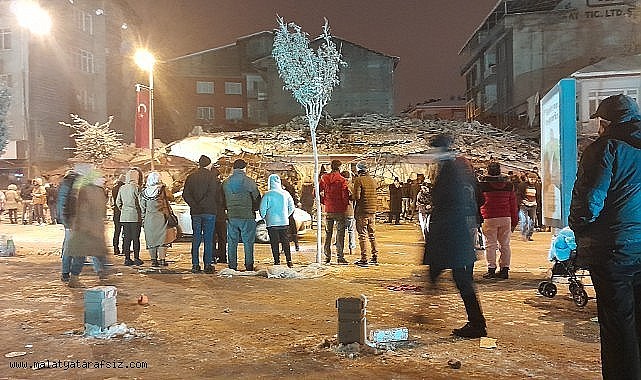 Malatya'da çok sayıda bina çöktü, enkazda aramalar sürüyor