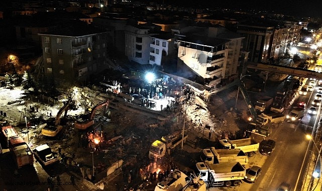 Malatya'daki 4 katlı otel 10'dan fazla kişiye mezar oldu